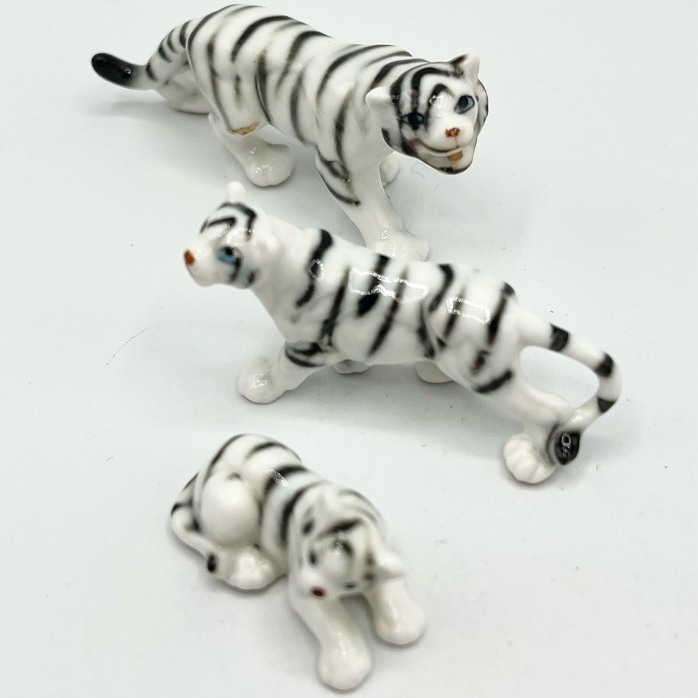 Vintage Painted Porcelain White Bengal Tiger 3 Figurines